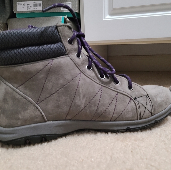 SOLD DONT BUY..IT WONT MAKE SOLD...Womans steel creek ankle boot - Picture 9 of 11